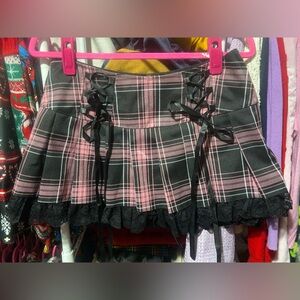 Widow Pink & Black plaid mini skirt 🩷🖤✨